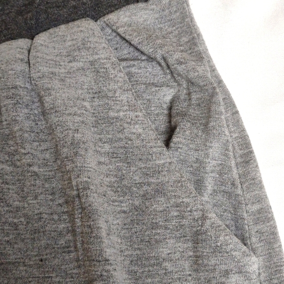 Missguided gray high-waisted lightweight soft lounge pants with pockets, size 4 - Picture 5 of 9